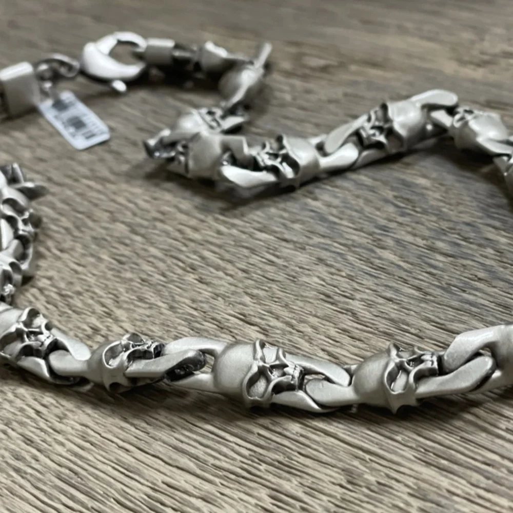Skull Thick Chain Necklace - NWT!